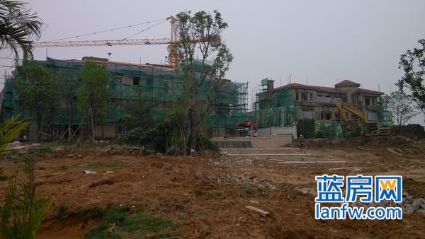 龙湖·嘉天下5月16日样板房外墙工程