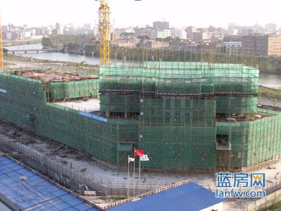 泉商三期悦湖建至5层以上20130924拍摄